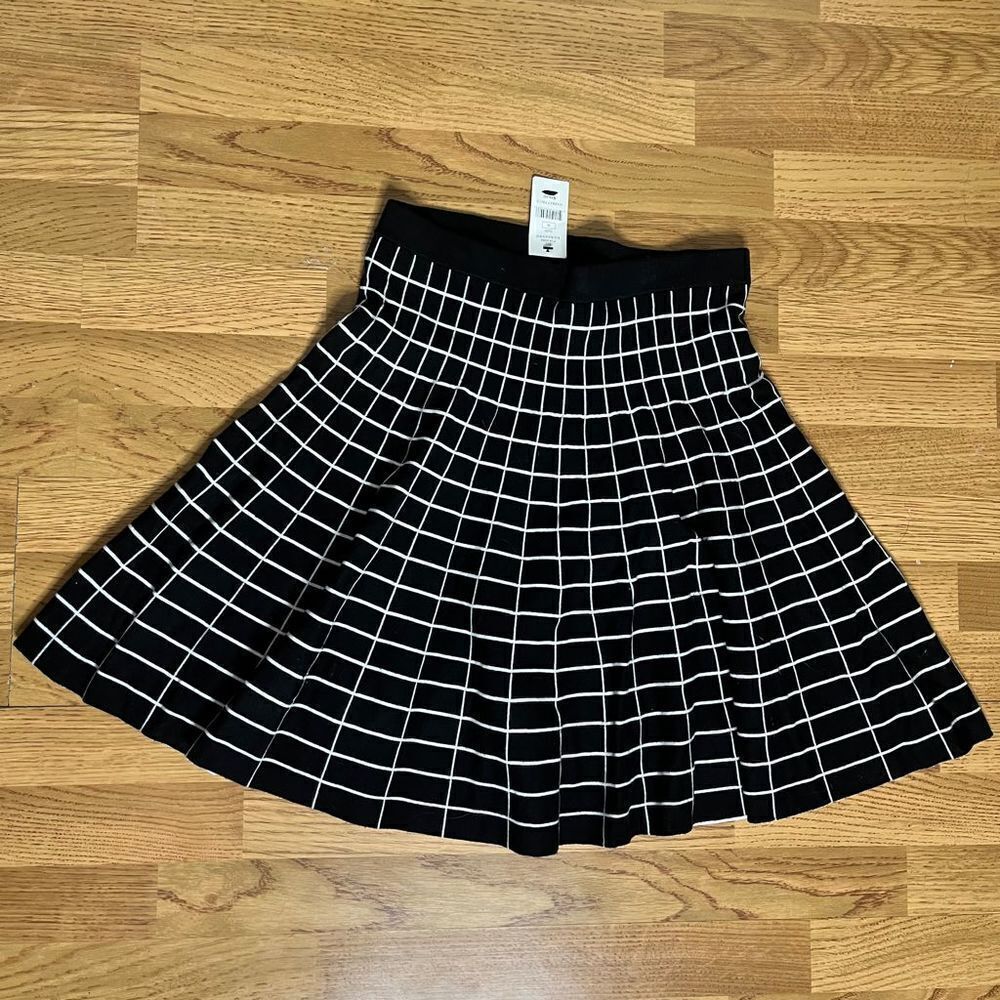 NWT Adorable Black Label Saks Fifth Avenue Skirt